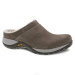 mules y slip-ons Dansko 4FJX180 párroco mujer gamuza de nuez